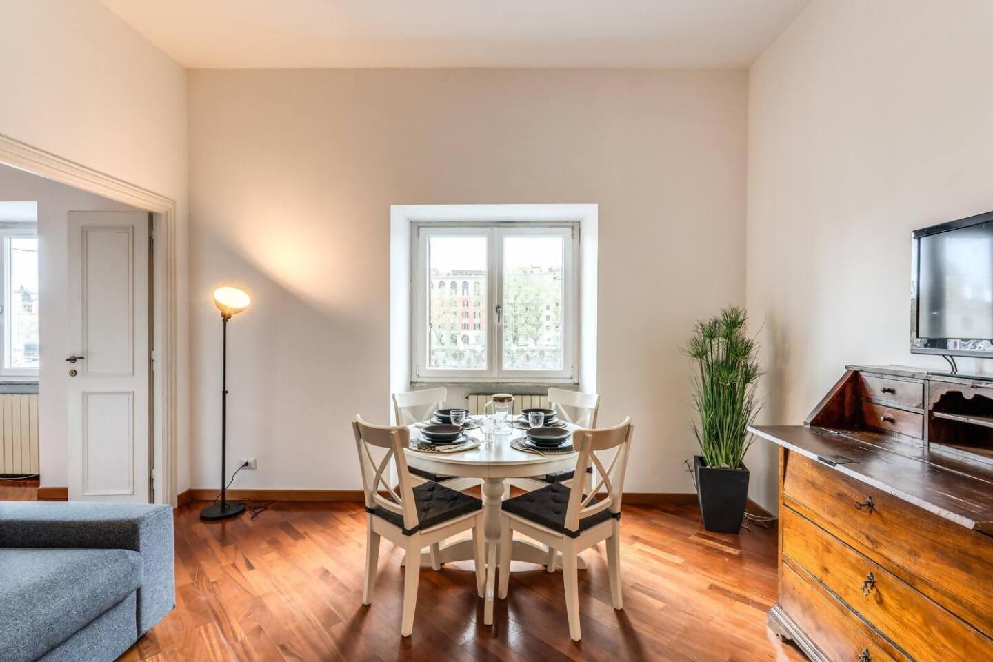 Splendid Flat On The Tiber River * Rom