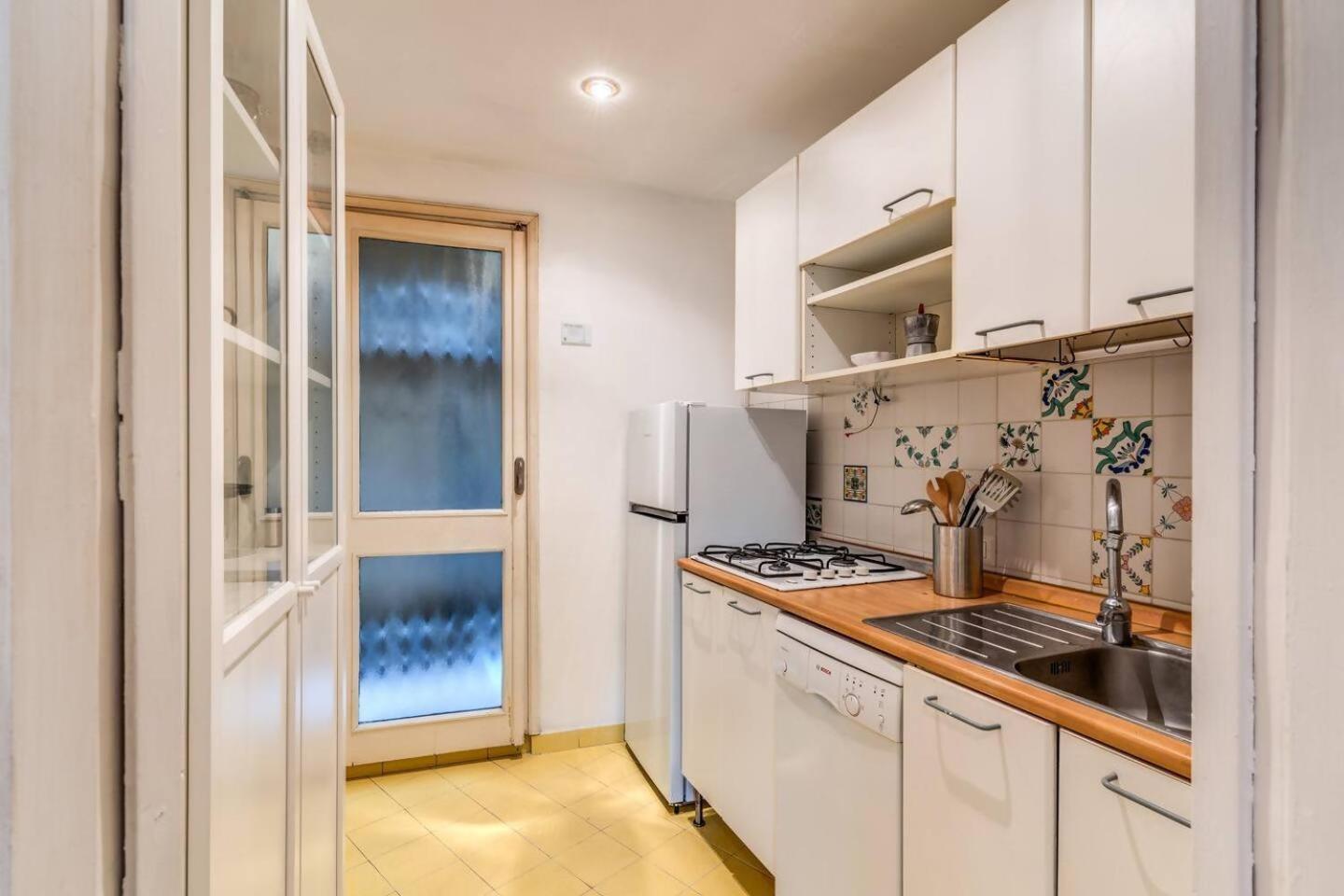 Splendid Flat On The Tiber River Apartment Rom